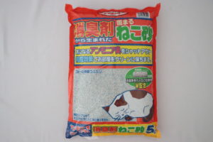 消臭剤から生まれたねこ砂（パッケージ表）