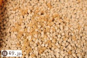 シートいらずの天然ひのき消臭チップ（汚れ具合）