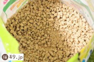 シートいらずの天然ひのき消臭チップ（袋の中の写真）