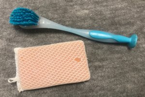 ブラシとスポンジ