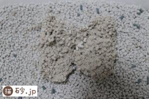 上から猫トイレ用猫砂（固まり具合）