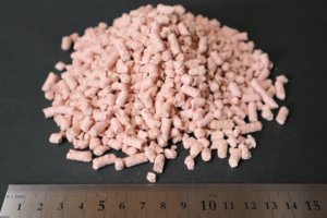 サクラの香りの猫砂のチップのサイズと色